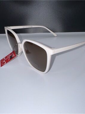 White Women's Fashion Sunglasses - Unbranded
